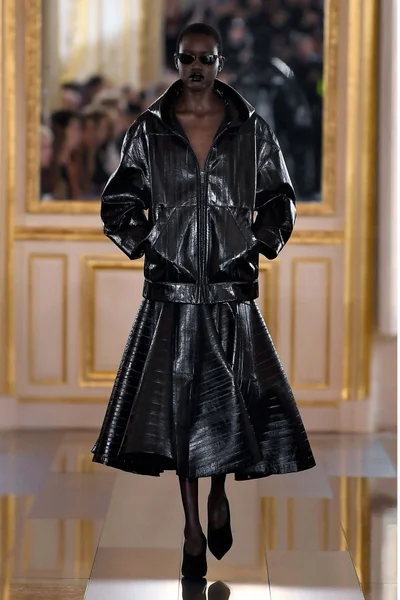 Look 14